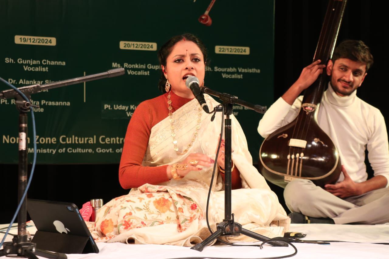 Ronkini Gupta steals hearts of audience with her soulful rendition