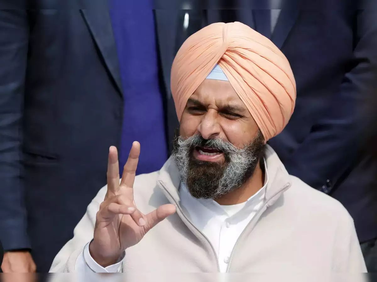 SP Harpal Singh Shook Hands with Attacker a Day Before the Assault on Sukhbir Badal: Bikram Majithia