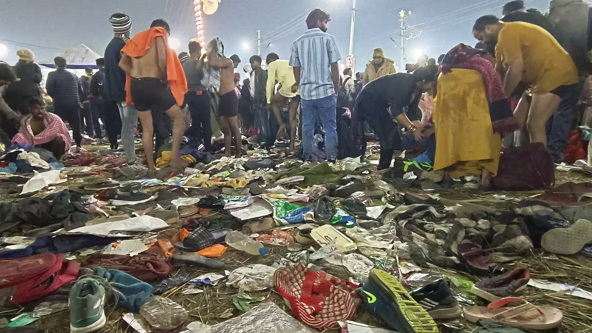 Stampede at Maha Kumbh 2025: Chaos During Mauni Amavasya Snan, Over 18 Devotees Dead, Administration on High Alert