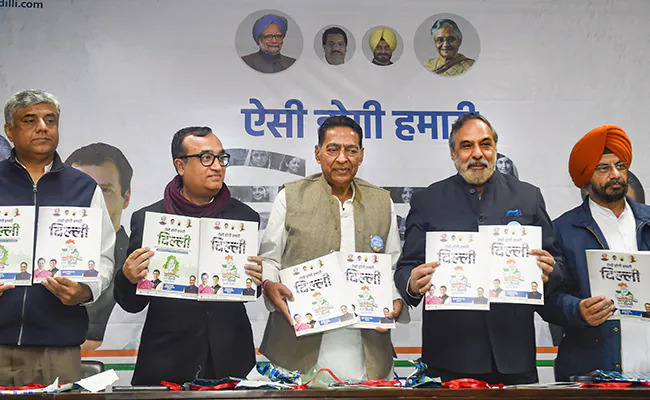 Congress Releases Manifesto for Delhi Polls: Rs 2,500 for Women, Free Electricity, and LPG at Rs 500