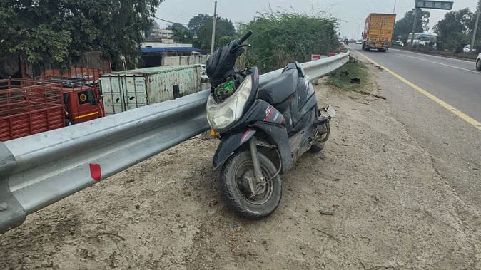 Tragic Accident on Ambala-Delhi Highway Roadways Bus Hits Scooter, Father Dies, Son Seriously Injured